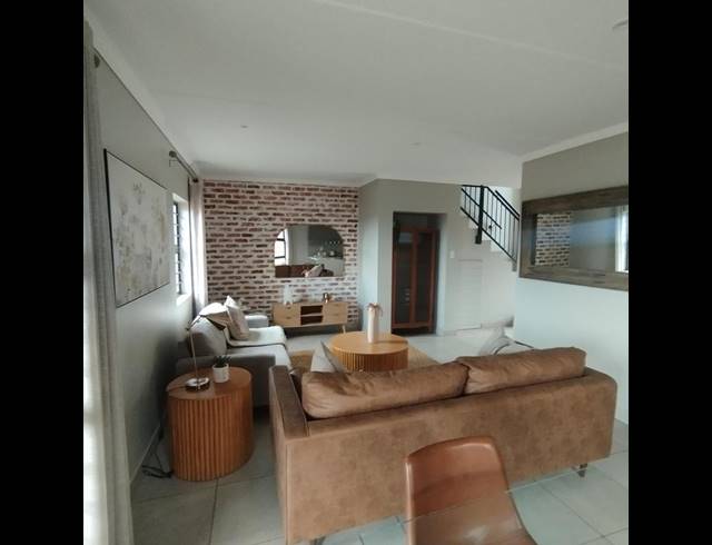 3 BEDROOM HOUSE FOR SALE IN COSMO CITY